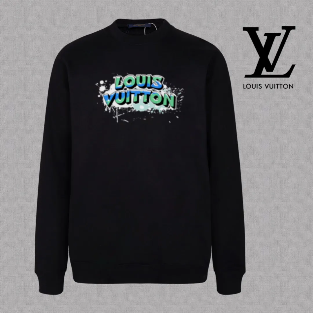 🅿️250 hot style on the shelves🔥❗ 💫〖Louis Vuitton LV〗 Fashionable round neck sweatshirt, casually matched with various styles, it is perfectly handsome😎The whole dress is made of double waistcoats, which makes the whole dress more three-dimensional. Not ordinary factories can do such fine work. The 2025 spring style counters are on sale, exquisite round neck terry sweatshirt, high-end double-strand pure cotton Customized drawstring ribs are dyed in the same vat and are complete with three standards. The chest craftsmanship adopts a simple and elegant pattern on the chest, which is easy to control for any age group! Fit and comfortable! Customized thickened 440g terry sweatshirt fabric, soft and comfortable to the touch, with a three-dimensional shape! 🙌🏻 It’s also very breathable, so it’s a versatile style that can be worn with any outfit! ✔Color: Black White Apricot Size: S M L XL 2XL